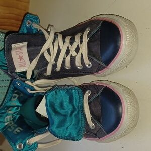 2/$12 Converse Navy Blue/ Teal/Pink High Top size 7